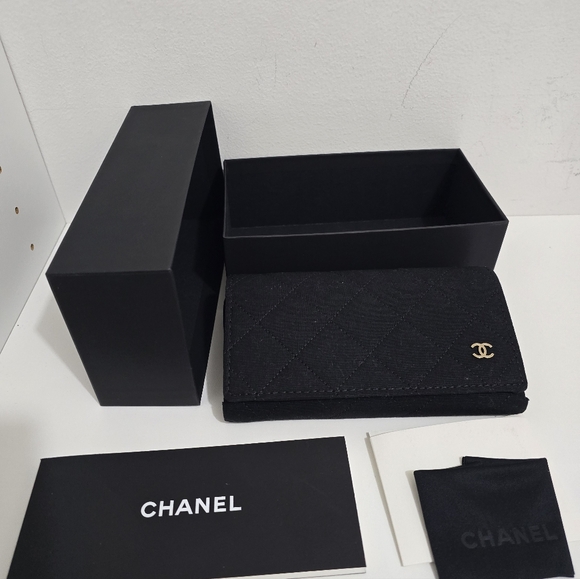 CHANEL Black and Brown Oval Sunglasses, NEW with BOX - Picture 13 of 14